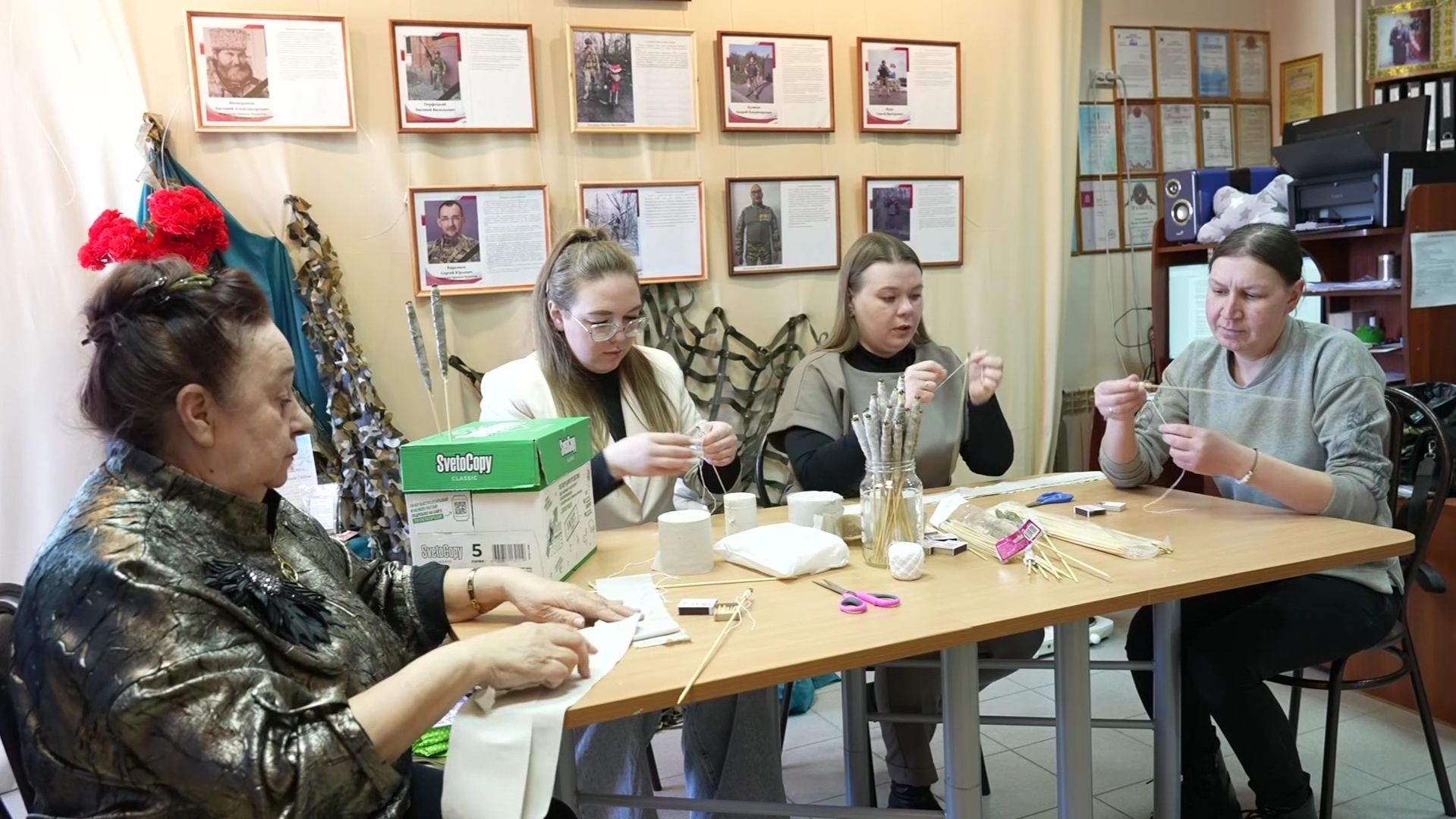 Волонтёры Ваты изготавливают спички длительного горения для бойцов СВО