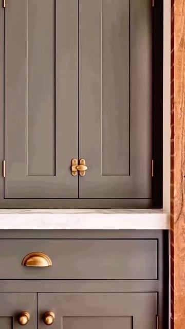 Лучшие цвета фасадов для стильного интерьера 😎

📲Для заказа ремонта звоните +74951203539