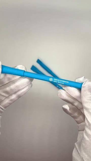 Бейджи из пластика и эко-ручки с логотипом