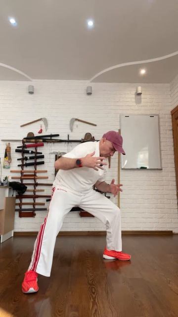 Фрагмент трансляции Ицюань (1690 день) Укрепление поясницы и тазобедренных суставов (12.04.26)