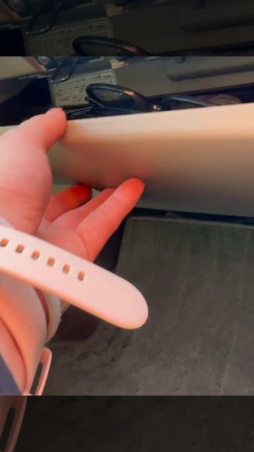 Держатель для очков в автомобиль