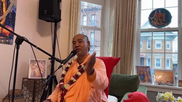 Шри Кришна и Вриндаван объекты моего поклонения. Шрила  Бхактиведанта Мадхава Махарадж.