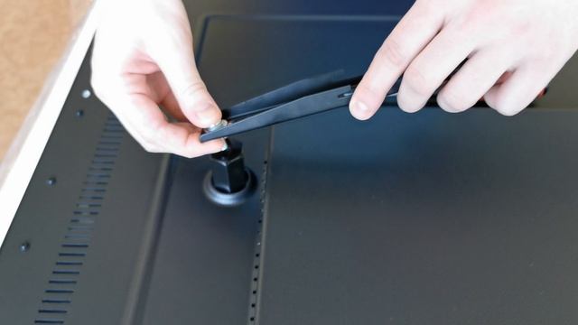 Интерактивная панель TS-Line TL5536MW (установка крепления)