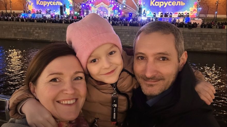 Арина с мамой на юбилее детского телеканала 