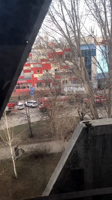 🔥 Пожарные приехали к ТЦ «Велес»  Присоединяйся к каналу по ссылке: Https://max.ru/i_love_ulyanovsk