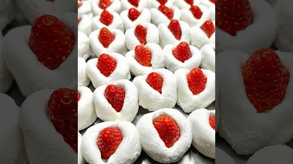 сливочные моти с клубникой