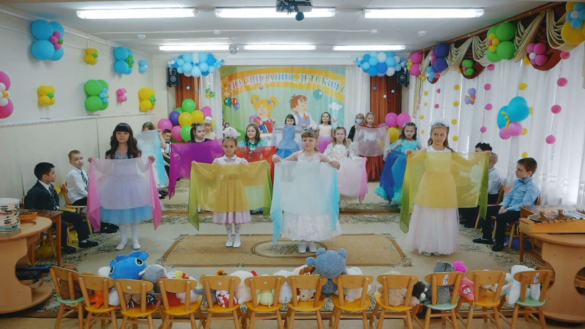 Танец с платочками Выпускников - а вы помните свой выпускной?