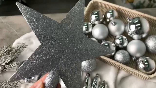 Набор однотонных елочных шаров и украшений НОВОГОДНИЙ, цвет: серебряный, упаковка 33 шт., 023371