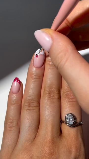 Как сделать маникюр «Леди Баг»