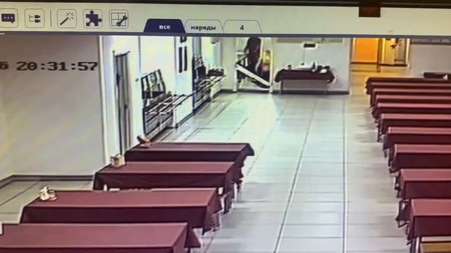 Дверь? Д наху1 она нужна!