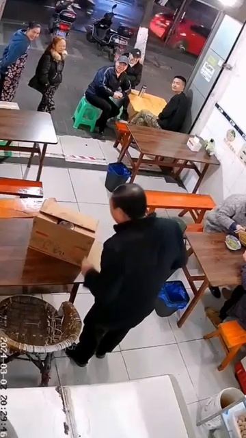 Ты не котели не залезешь в коробку.