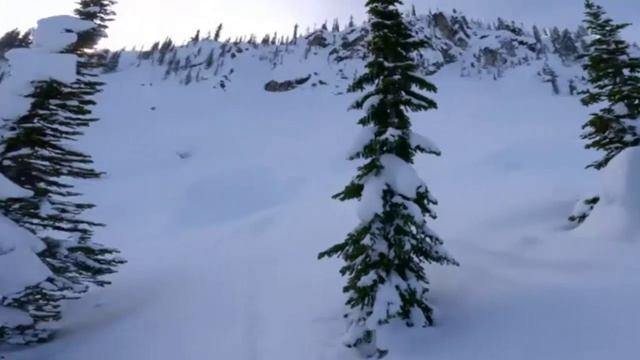 Сноуборд спуск с горы от первого лица приключения