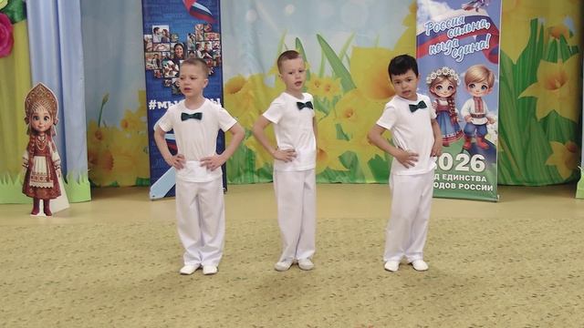 участие в XII городской фестиваль детской песни Прилетели свиристели в детском саду