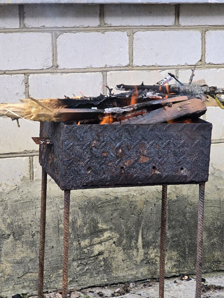 Шашлыки. Отдых после тяжёлой рыбалки.