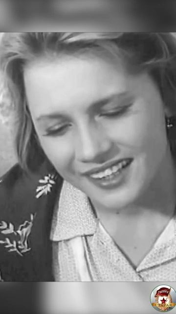 Под окном черёмуха колышится...!