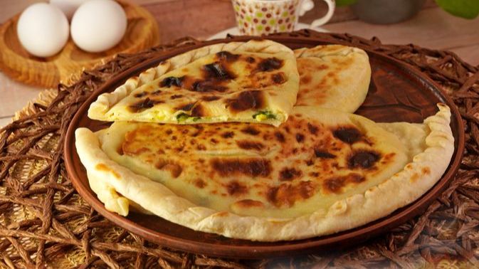 ГЁЗЛЕМЕ С ЧЕРЕМШОЙ, СУЛУГУНИ И ЯЙЦОМ