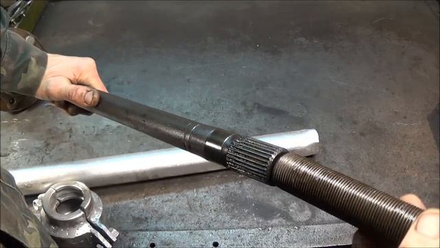 ГАЗ 24 -  Ремонт заднего моста - Полуось снятие подшипни