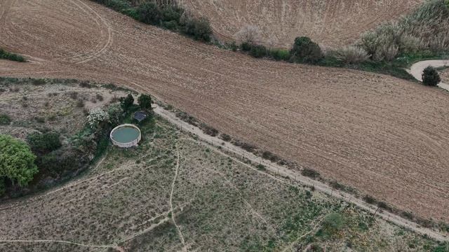 Полет дрона над природой Испании  Dosrius 2026