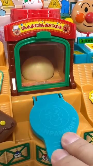 Фабрика хлеба! Надуваем булочки 🍞 Очень весело! 😍