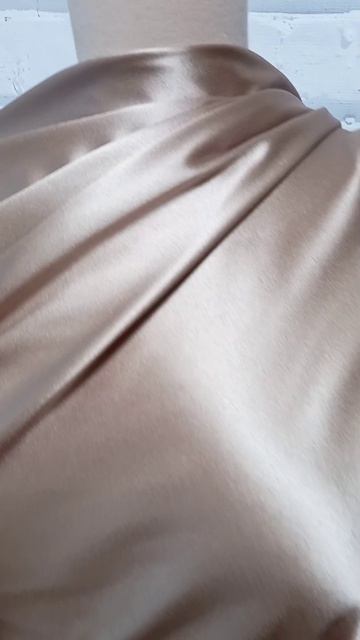 Шикарный атласный шёлк 26 момми Италия 551 латте