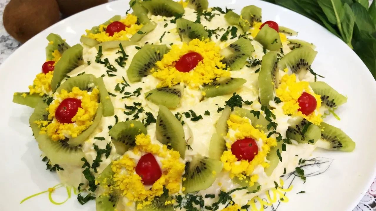 Праздничный Салат Королевский. Вкусный и Красивый на праздничный стол из простых продуктов.