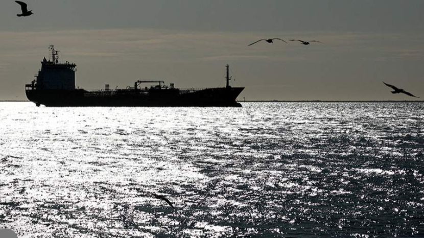 Иран открыл Ормузский пролив но США сохранили морскую блокаду. Что пишут СМИ