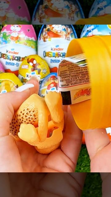 Огромный Киндер Сюрприз  Что внутри? 