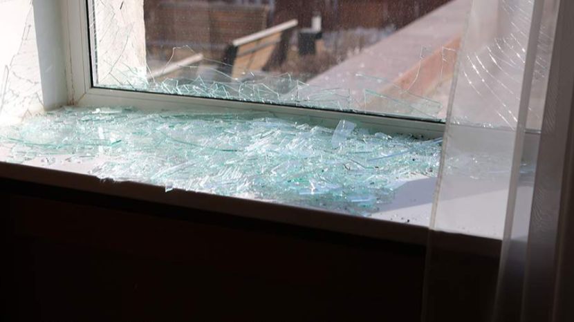 В Севастополе при ночной атаке БПЛА повреждены университет и дома