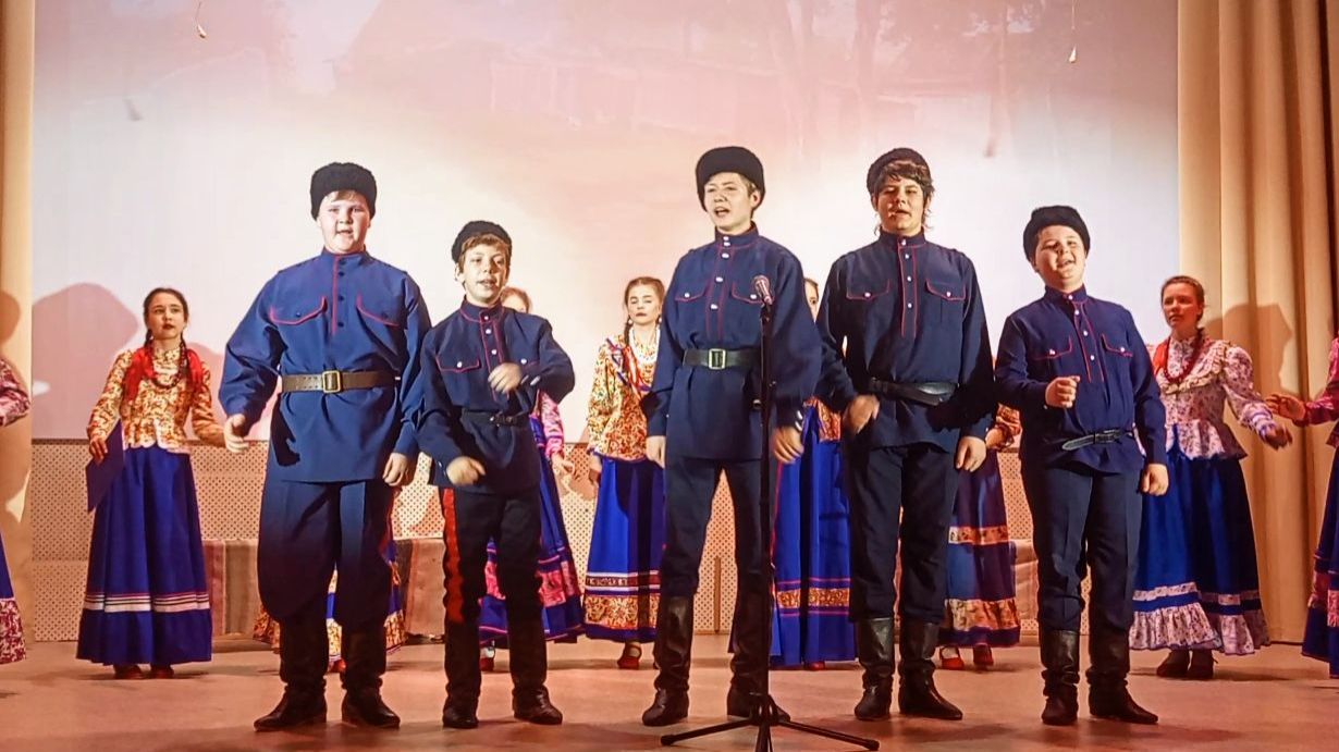 Богдан Грибачев Шел парень хороший.