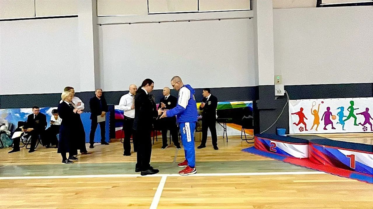 Вручение АНО ЦСП Тэнгу Про за патриотическое воспитание молодёжи развитие карате в Мурманской обл