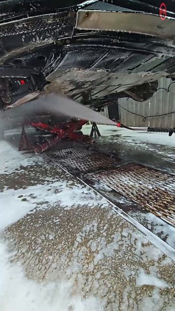 Мойка М3. Мойка днища на подъемнике