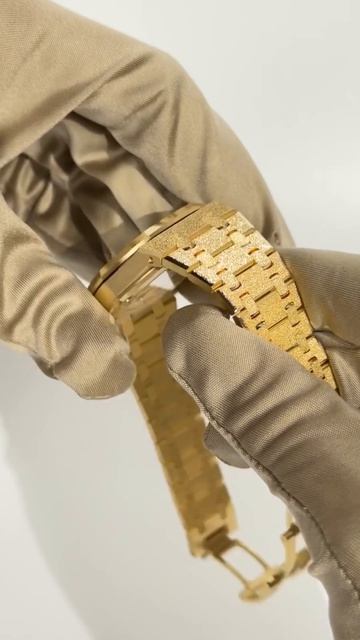 Audemars Piguet Royal Oak Selfwinding 37 Mm Special Edition 15550BA.GG.1356BA.01