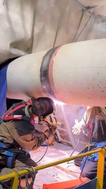 Сварка металлической трубы большого диаметра