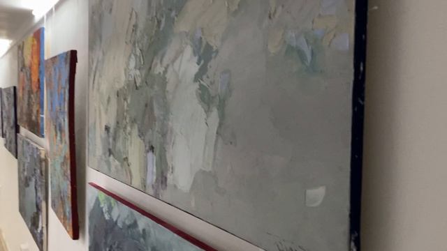 Экспозиция персональной выставки Полины Заремба в СПБ в POLINA ZAREMBA ART GALLERY