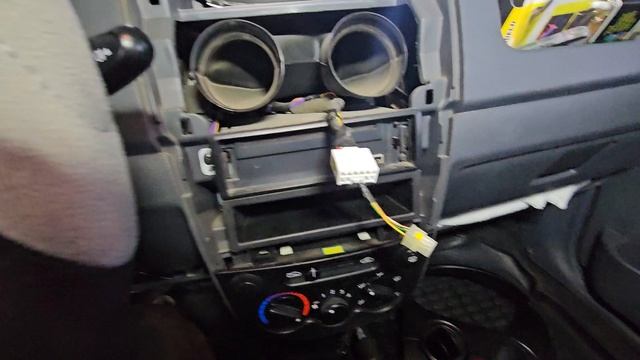 Как снять штатную магнитолу Шевроле Спарк 2005 2006 2007 2008 2009 правильно