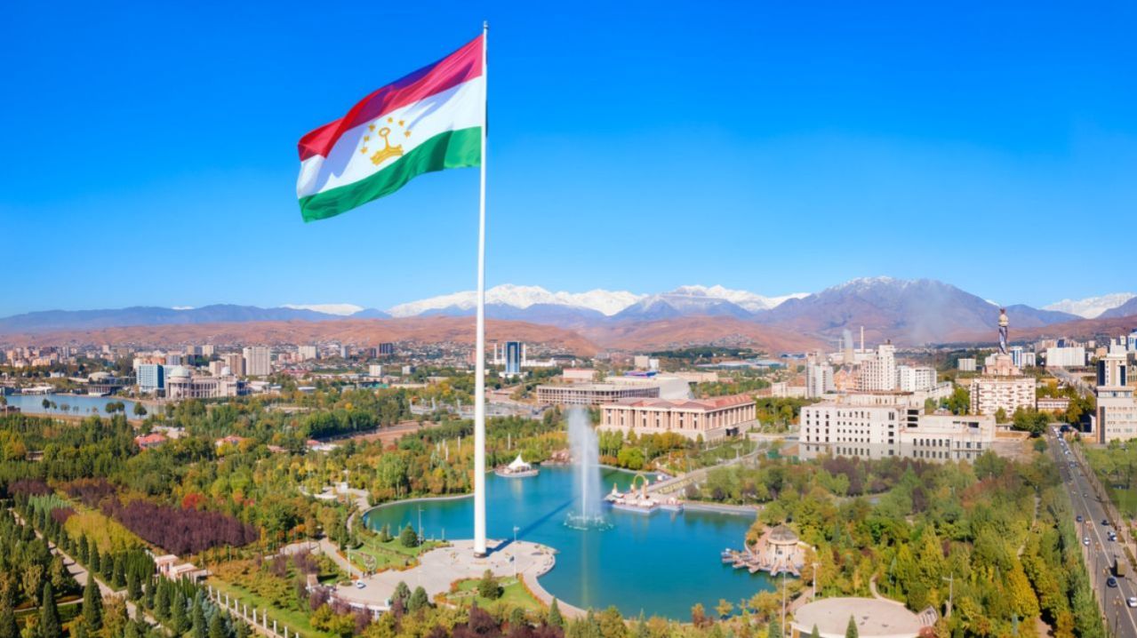 Душанбе  102 года. Почему столицу Таджикистана называют городом гигантов?