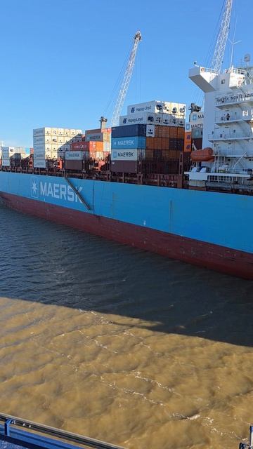 лайнер уходит из Буэнос Айрес