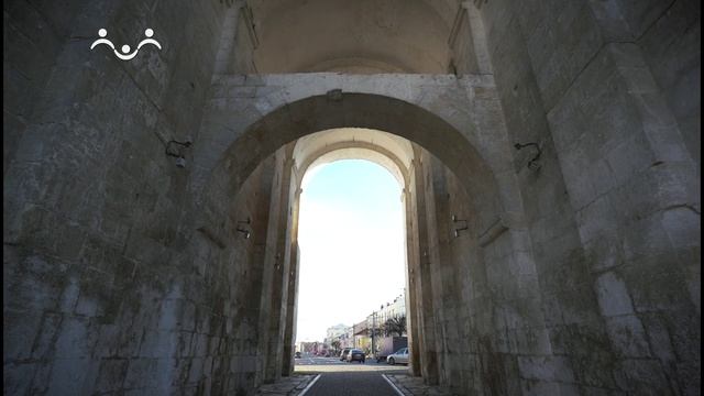 Архитектурные шедевры России. Прекрасное должно быть величаво... Золотые ворота