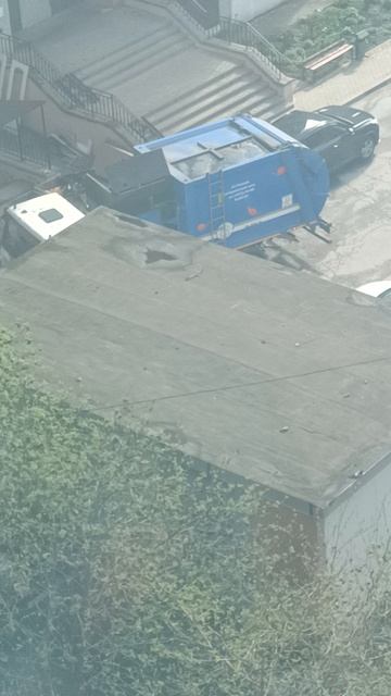 1000014470.mp4время 9:30 в субботу приехала мусорка бела голубая