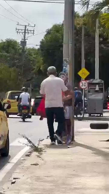 A7b563e9f51f3f52d86c05bd9a032e68