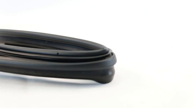 Уплотнитель водостока двери верхний левый FL LADA GRANTA 2018-УралЭластоТехника Код: 36277