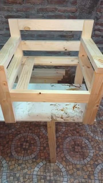 Удобный стул на дачу.

Лайфхаки  Полезные Советы