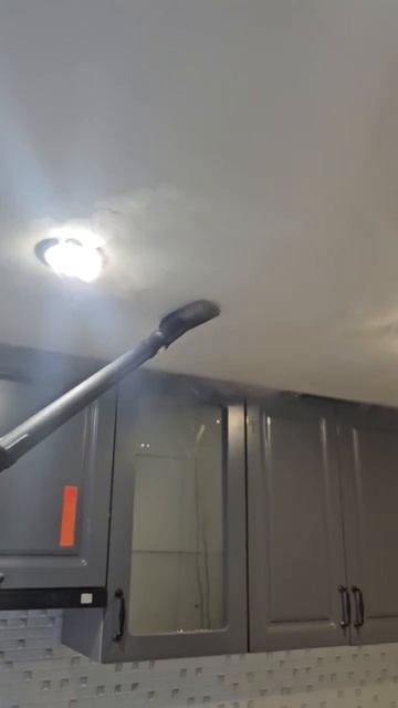 чистка натяжного потолка