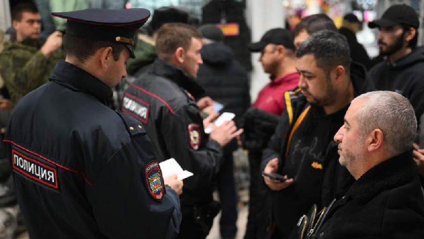 В ГД заявили о планах расширить основания для выдворения иностранцев