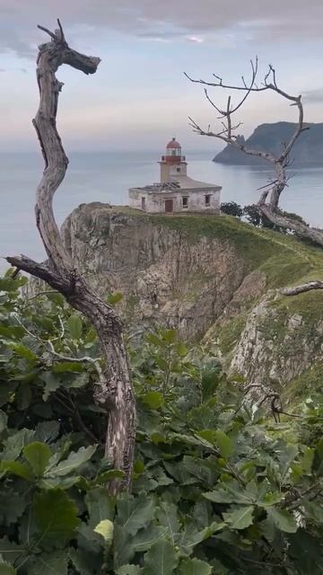 мыс и маяк Балюзек Приморский край