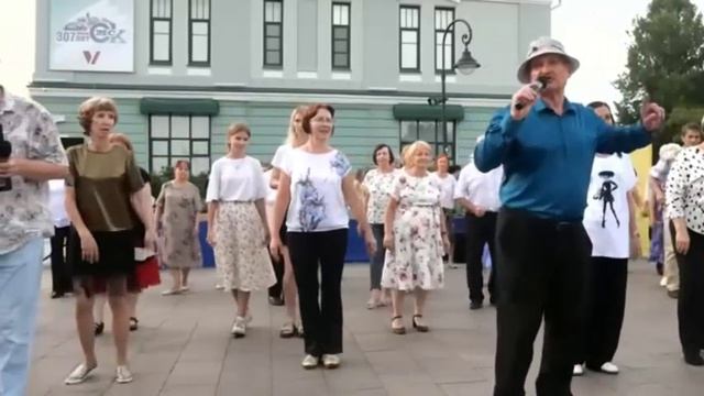 Пенсионеры танцуют под Moderm Talking обучение танцам