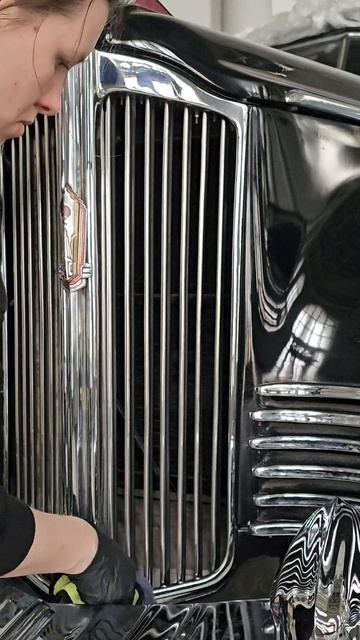 Очистка хрома на ретро машине