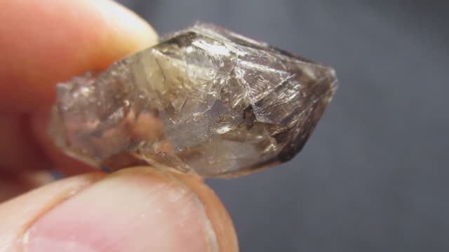 Дымчатый кварц скелетный УФ купить