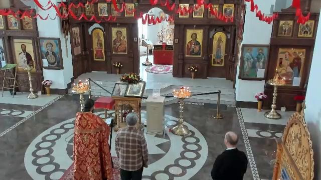 Чтение акафиста Богородице.