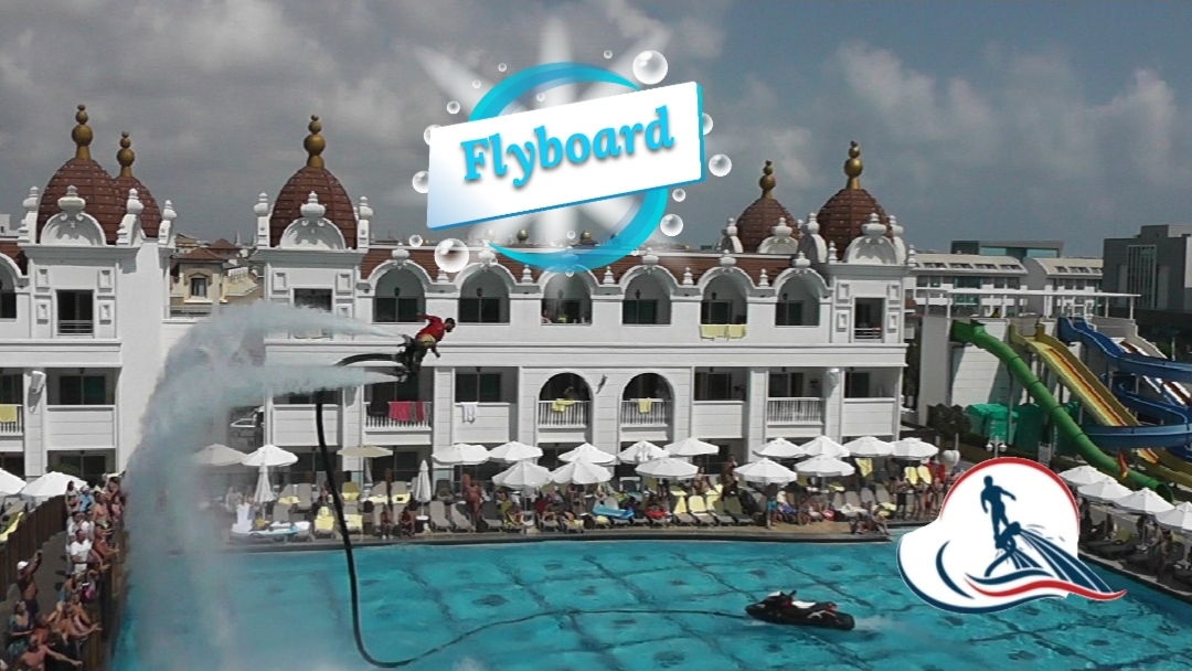Флайборд-шоу в бассейне отеля Oz Hotels Side Premium 5. Дневное мероприятие в отеле Сиде. Турция